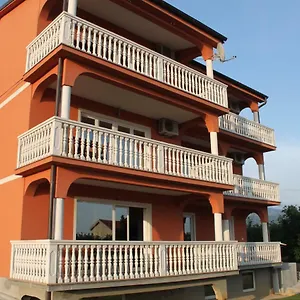 Nikolina Apartament